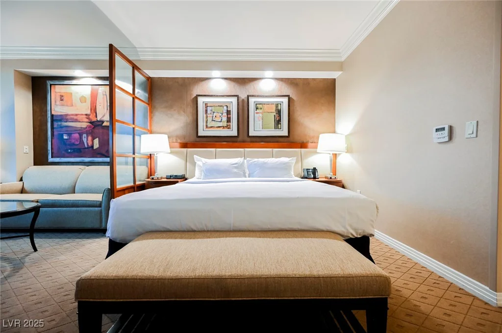 145 HARMON, Las Vegas, NV 89109