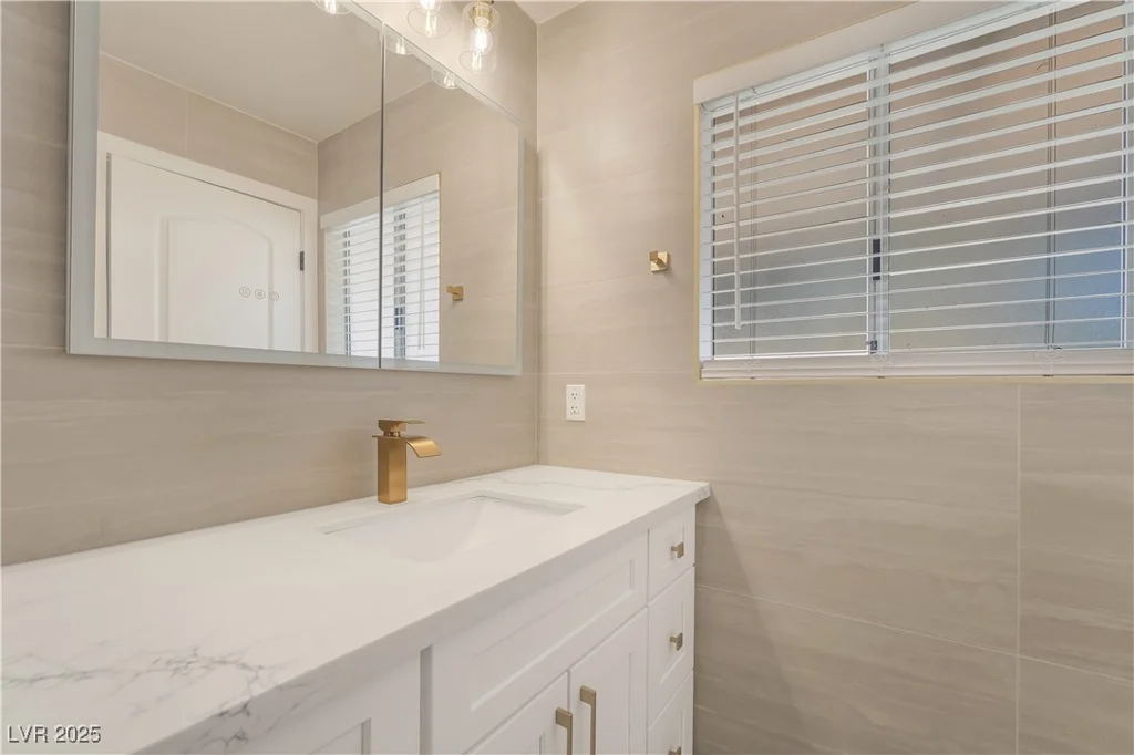 2700 Osborne, Henderson, NV 89014
