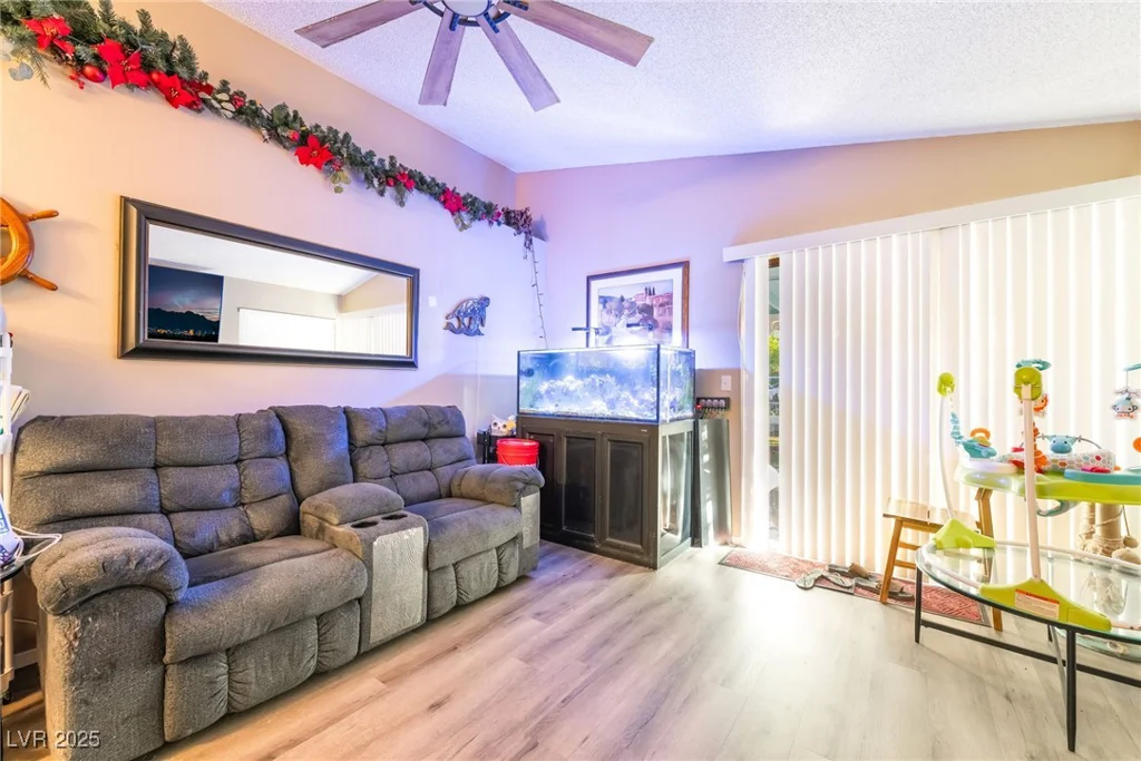 6921 Senton, Las Vegas, NV 89108