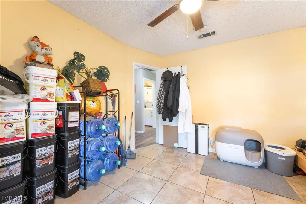 6921 Senton, Las Vegas, NV 89108