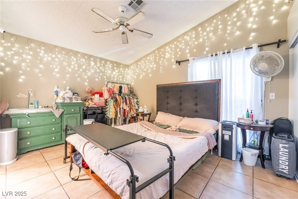 6921 Senton, Las Vegas, NV 89108