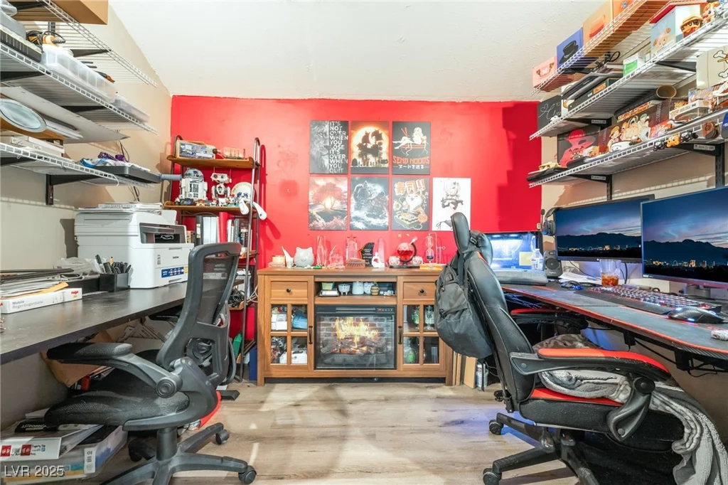 6921 Senton, Las Vegas, NV 89108