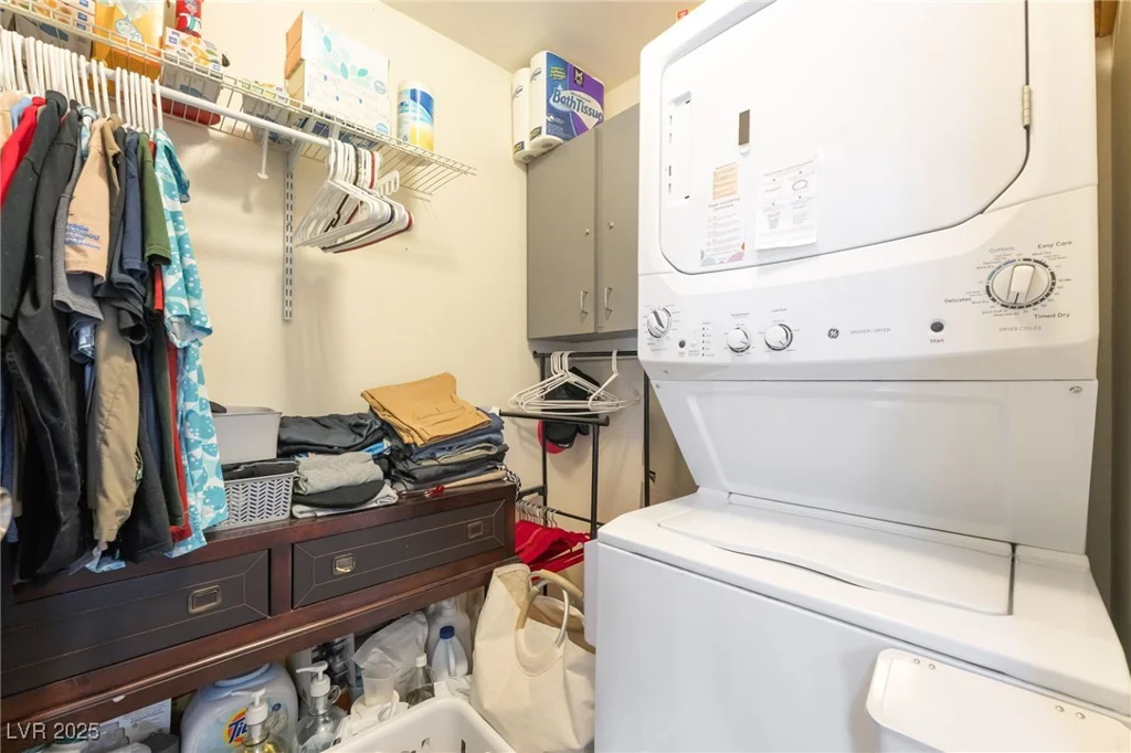 6921 Senton, Las Vegas, NV 89108