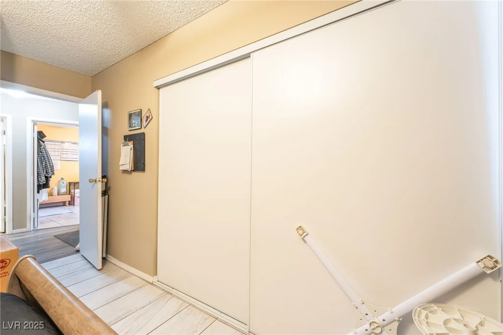 6921 Senton, Las Vegas, NV 89108