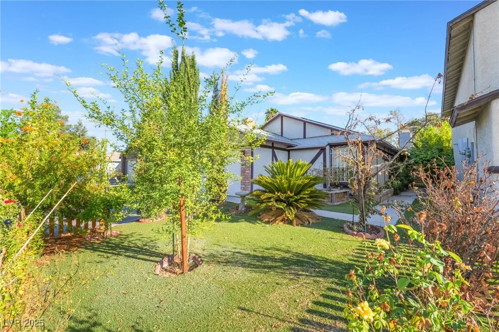 6921 Senton, Las Vegas, NV 89108