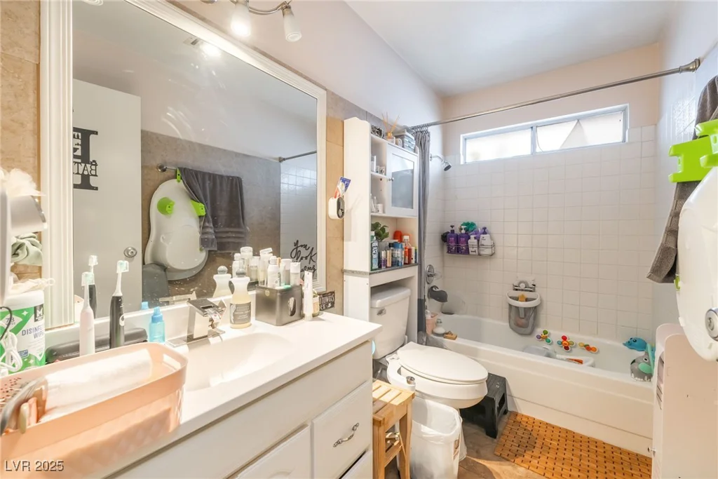 6921 Senton, Las Vegas, NV 89108