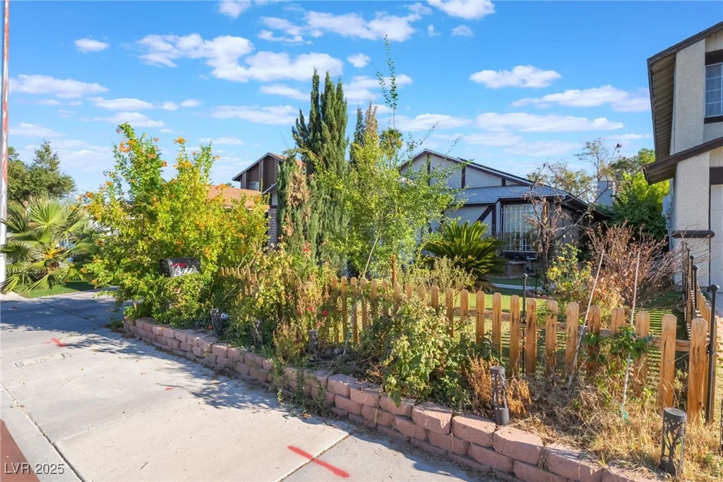 6921 Senton, Las Vegas, NV 89108