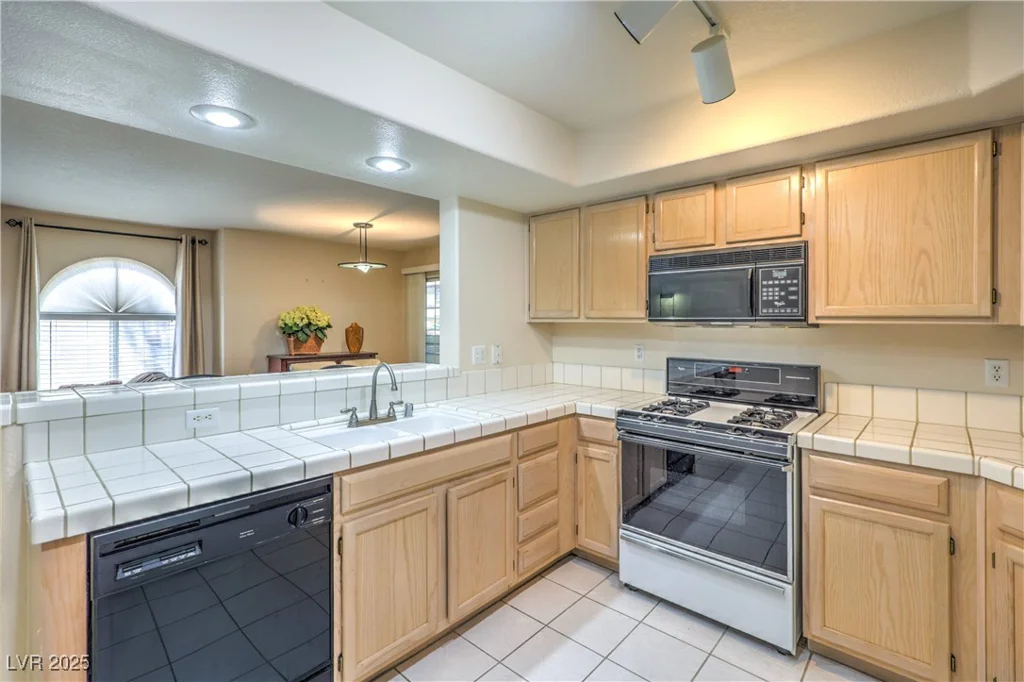 7950 Flamingo, Las Vegas, NV 89147