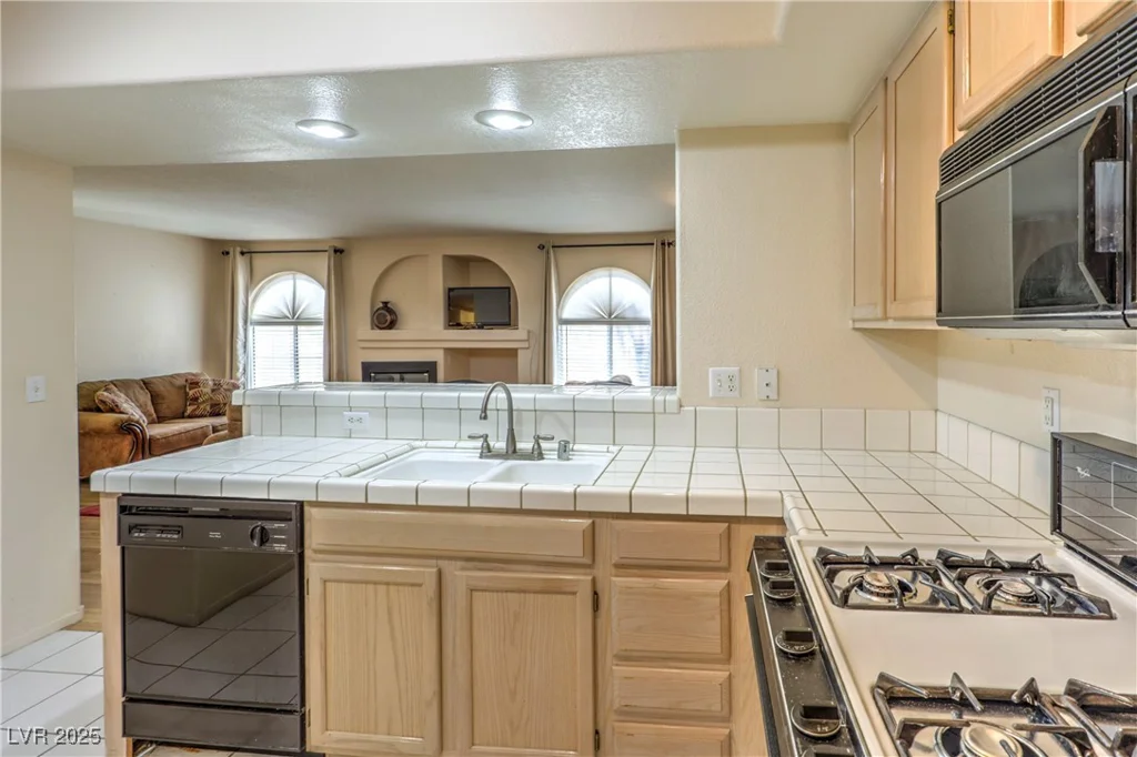 7950 Flamingo, Las Vegas, NV 89147
