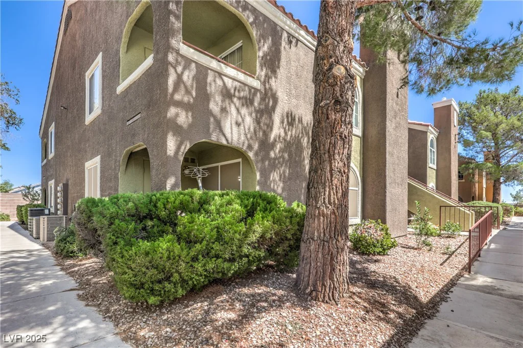 7950 Flamingo, Las Vegas, NV 89147