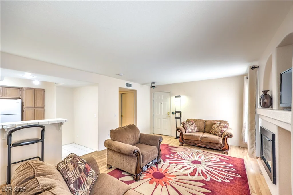 7950 Flamingo, Las Vegas, NV 89147