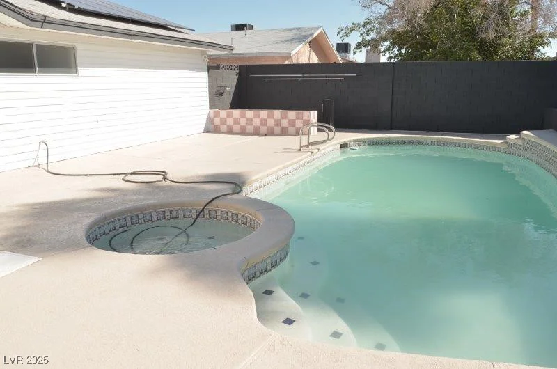 124 Null, Las Vegas, NV 89145
