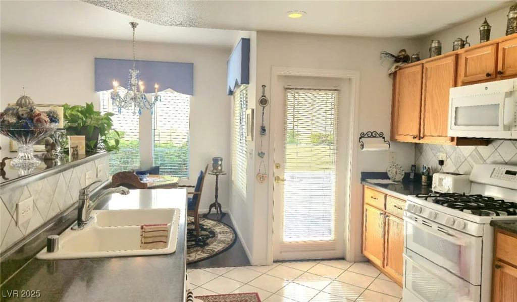10001 Crimson Palisades, Las Vegas, NV 89144