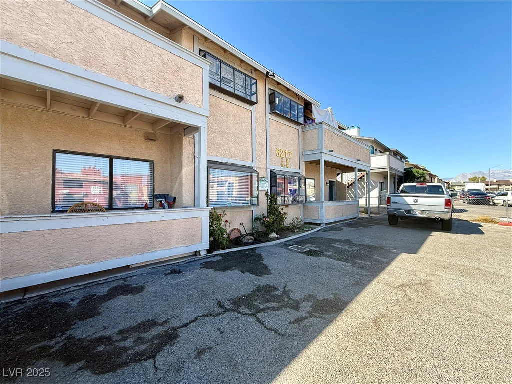 6217 Yerba, Las Vegas, NV 89108