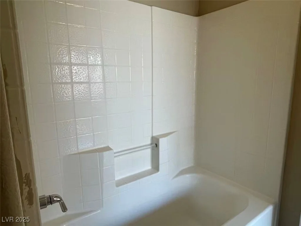 2222 Glastonbury Thorn, North Las Vegas, NV 89032