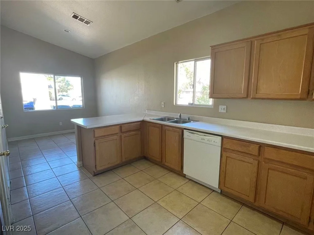 2222 Glastonbury Thorn, North Las Vegas, NV 89032
