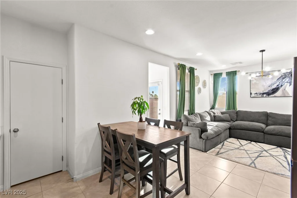 4057 Pioneer Ridge, Las Vegas, NV 89115
