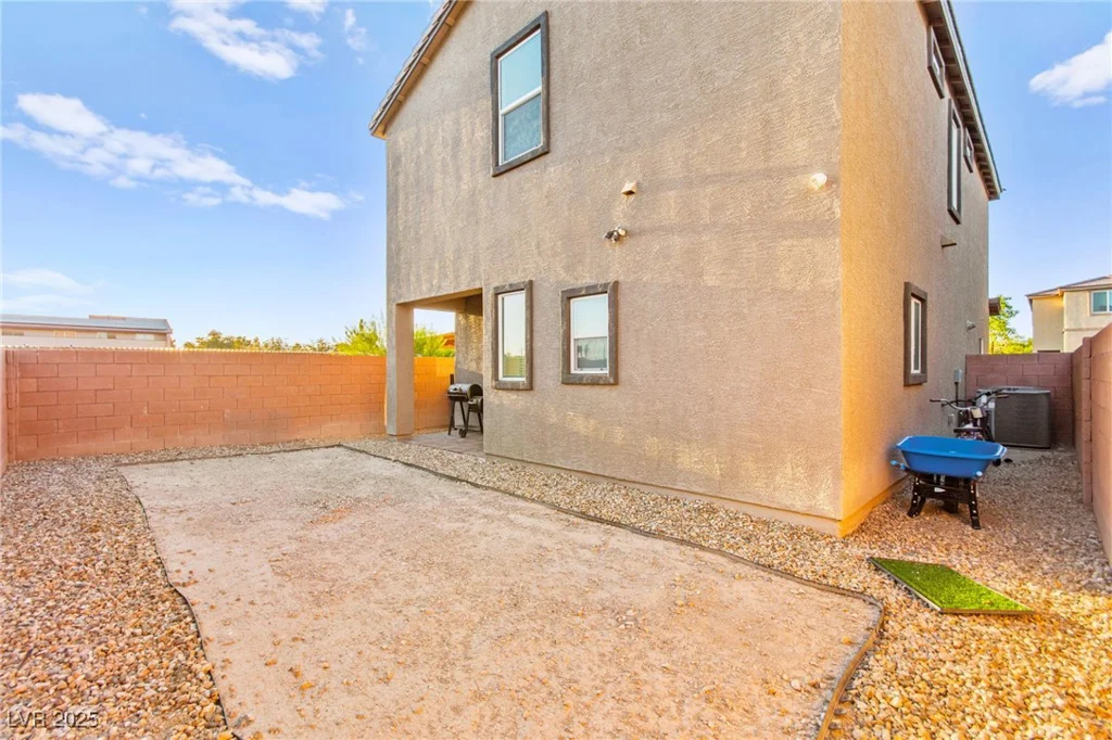 4057 Pioneer Ridge, Las Vegas, NV 89115