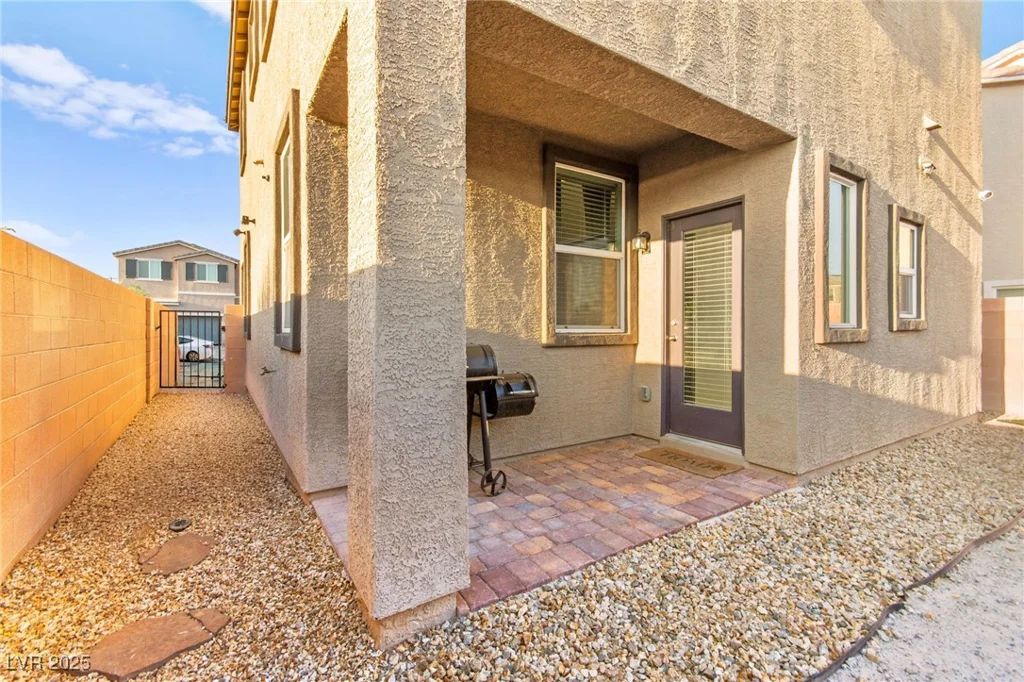 4057 Pioneer Ridge, Las Vegas, NV 89115
