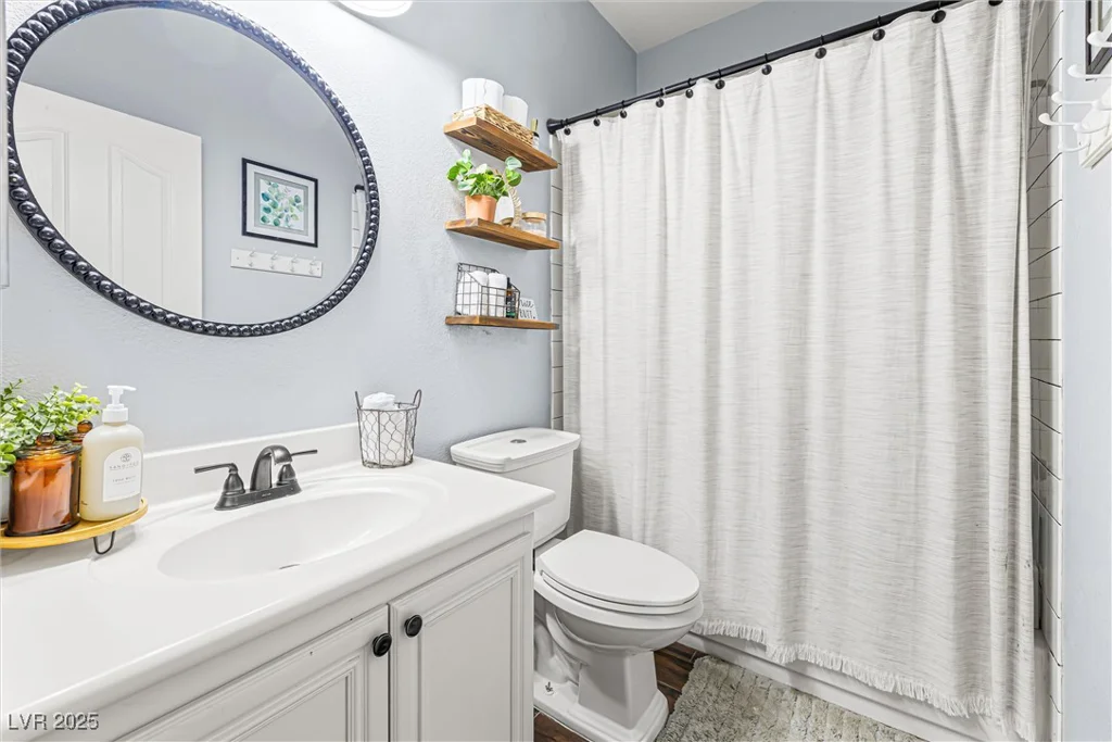 7824 Meandering Path, Las Vegas, NV 89131