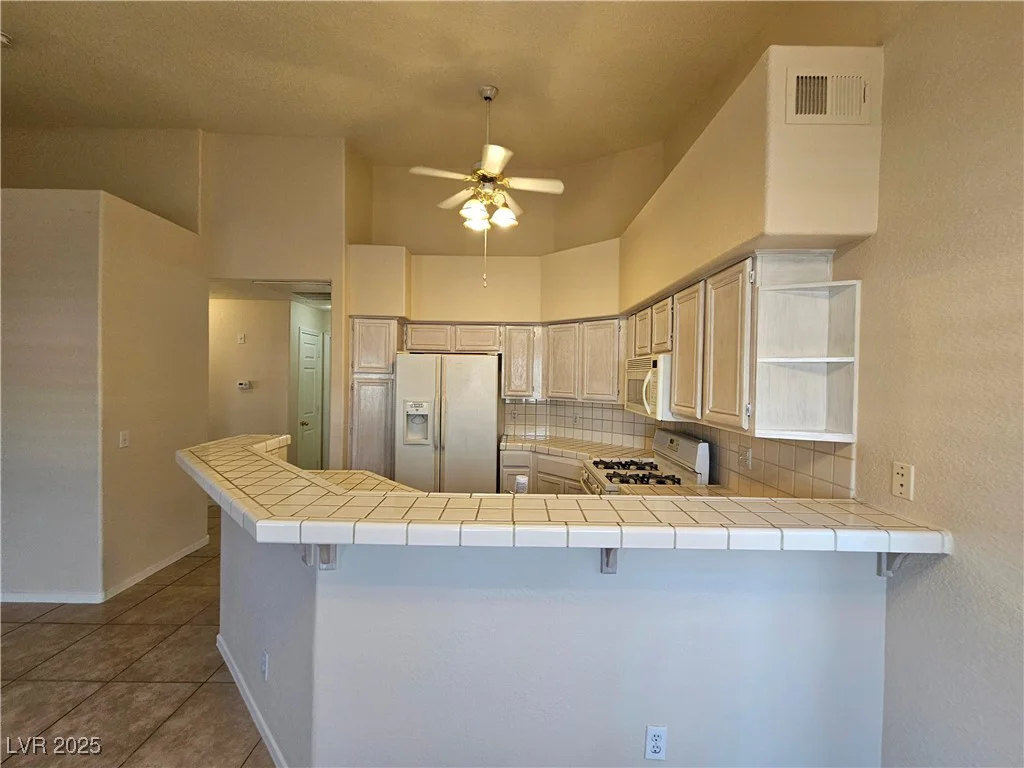 5225 Reno, Las Vegas, NV 89118