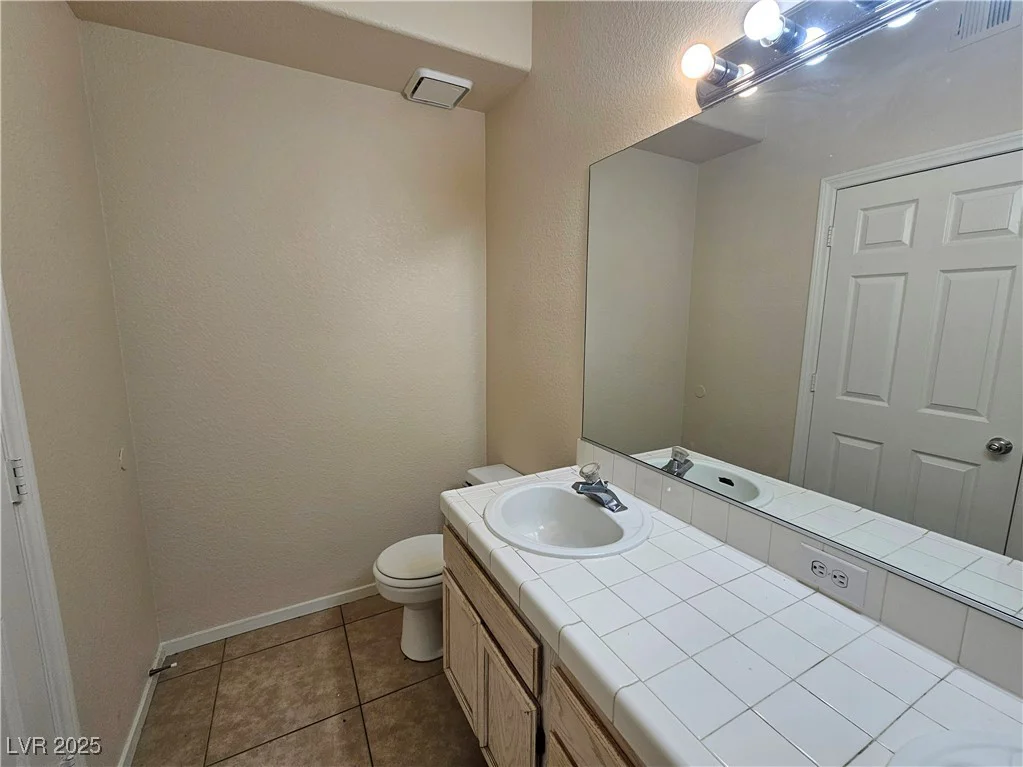 5225 Reno, Las Vegas, NV 89118