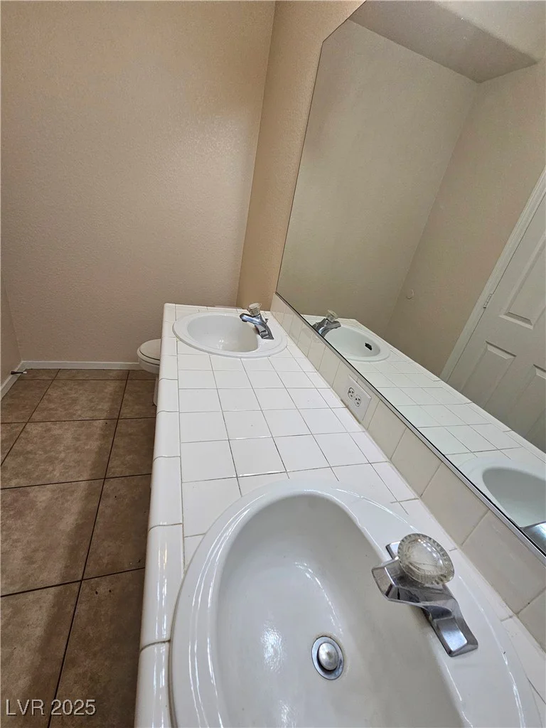 5225 Reno, Las Vegas, NV 89118