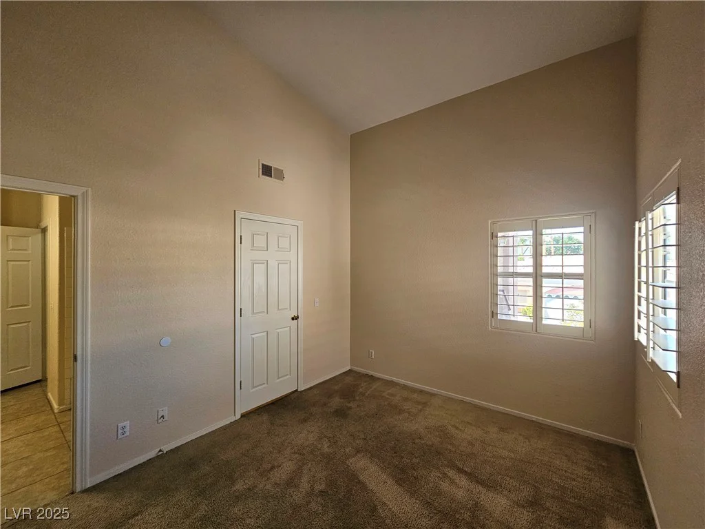 5225 Reno, Las Vegas, NV 89118