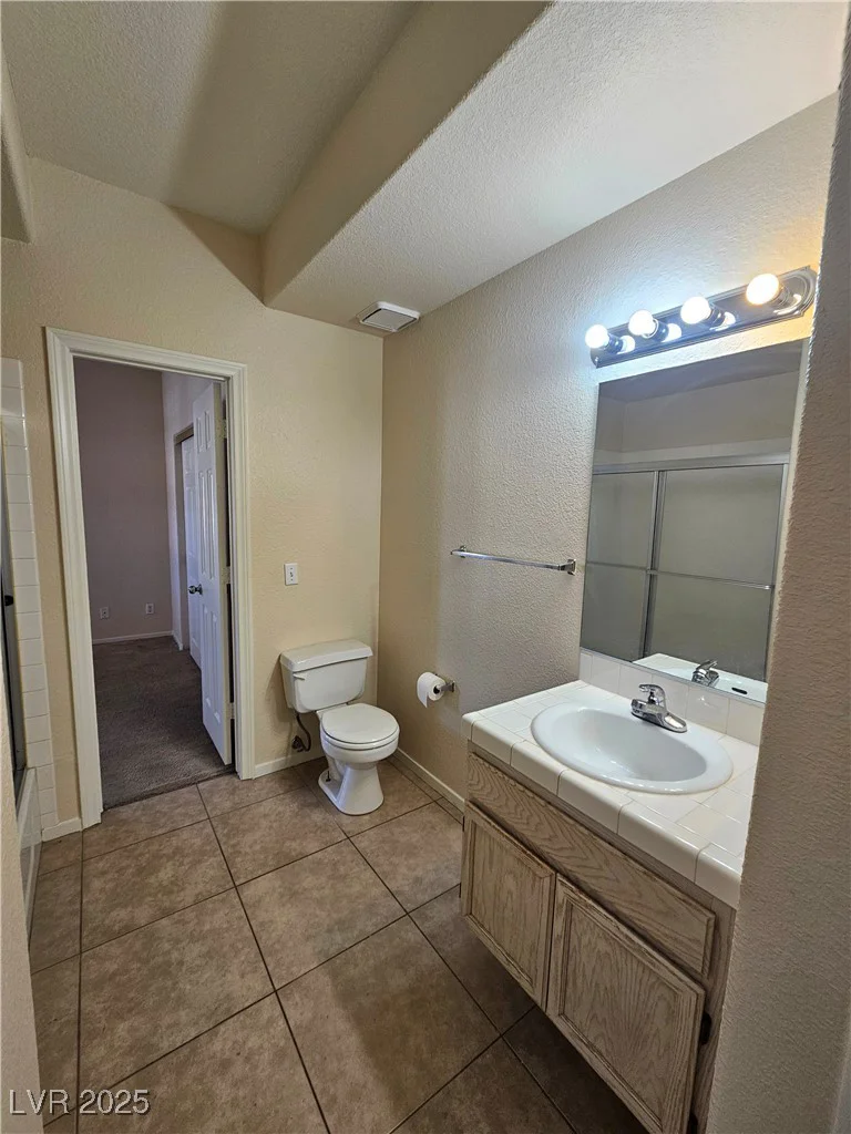 5225 Reno, Las Vegas, NV 89118