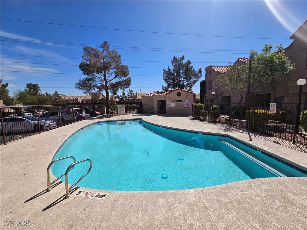 5225 Reno, Las Vegas, NV 89118