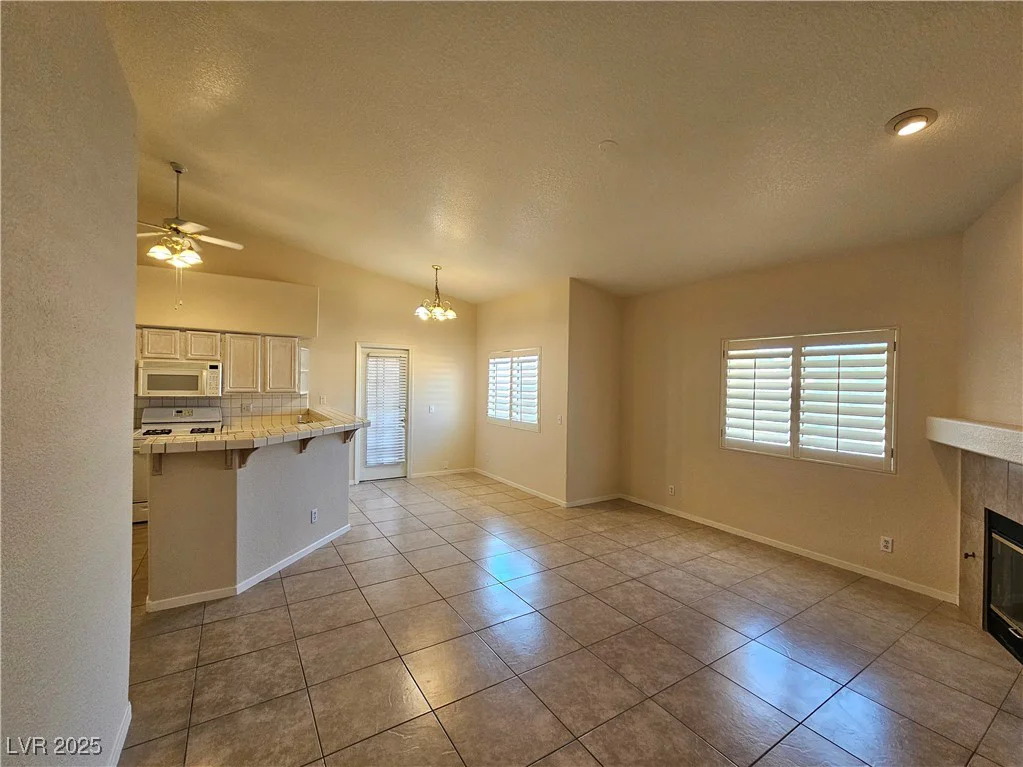 5225 Reno, Las Vegas, NV 89118