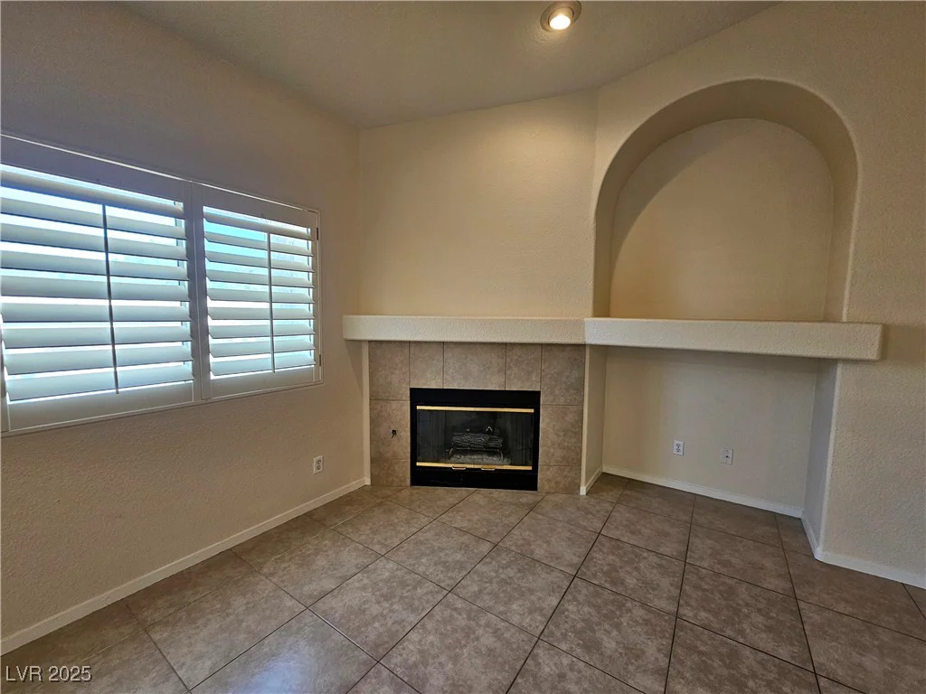 5225 Reno, Las Vegas, NV 89118