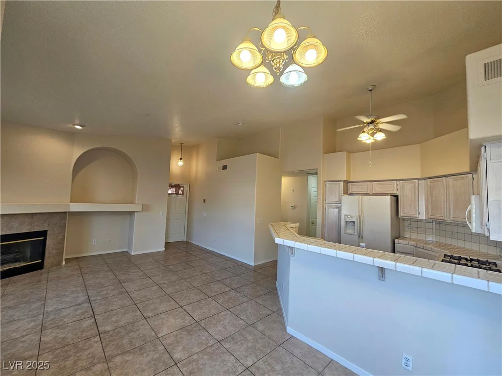 5225 Reno, Las Vegas, NV 89118