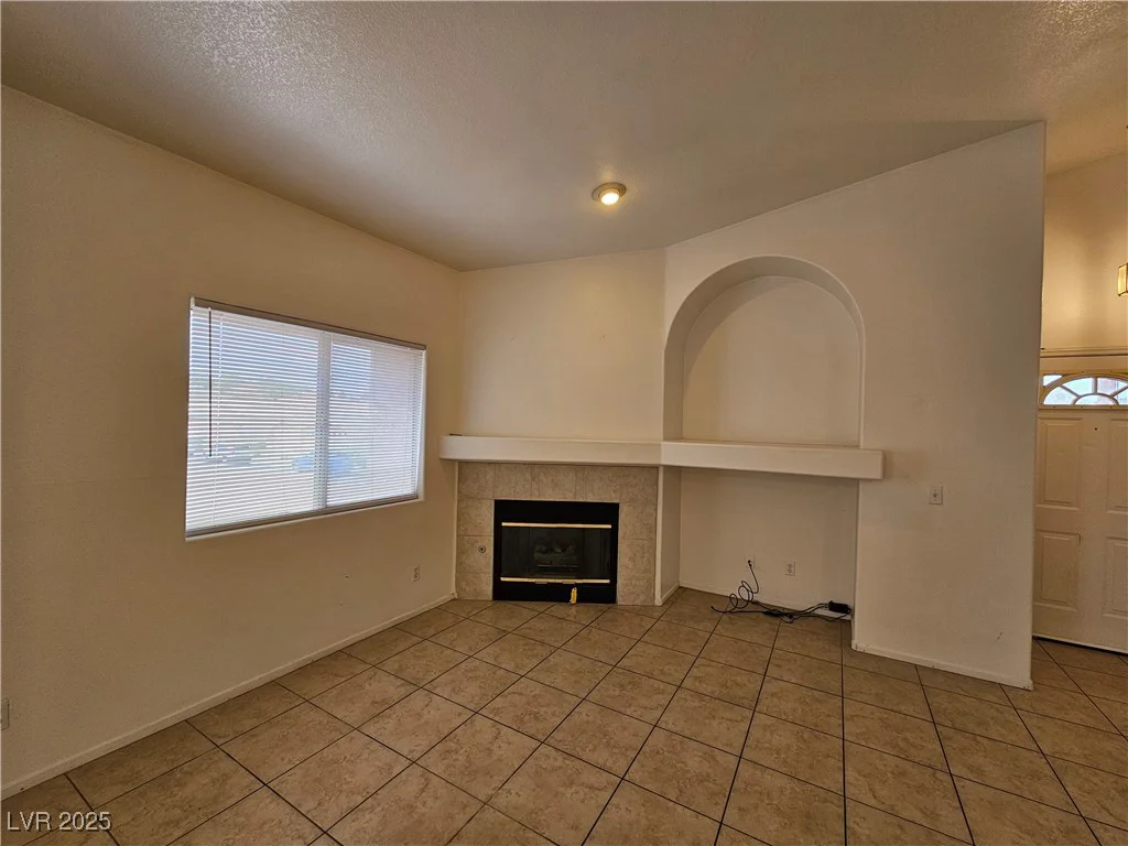 5225 Reno, Las Vegas, NV 89118