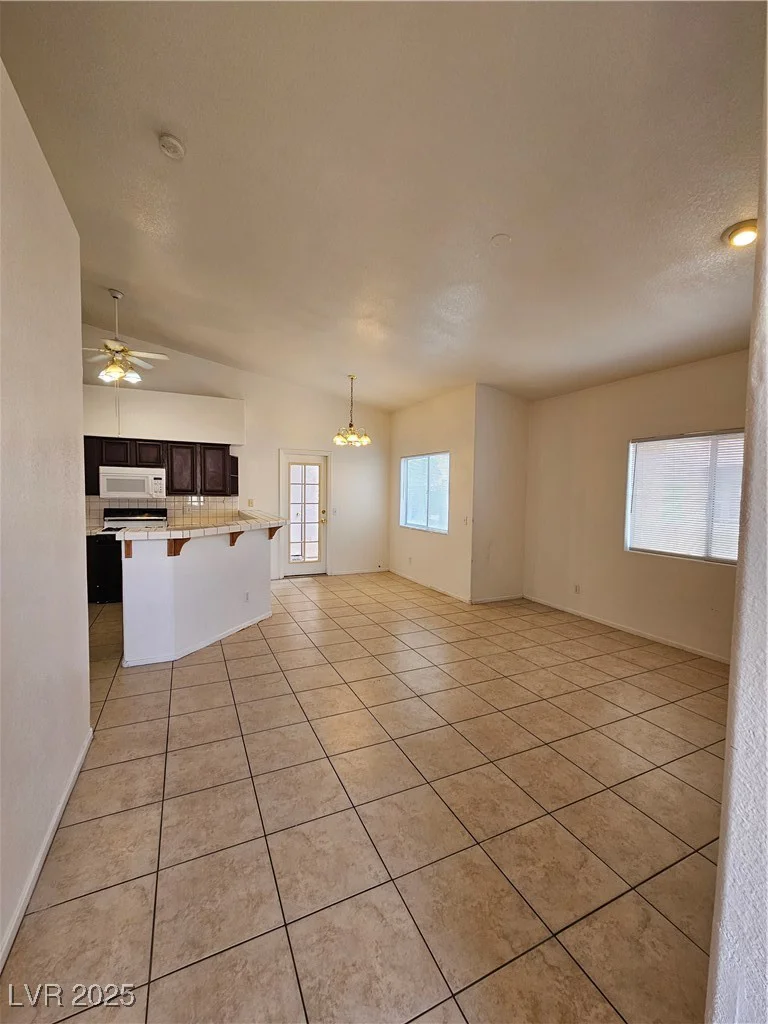 5225 Reno, Las Vegas, NV 89118