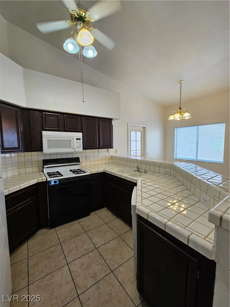 5225 Reno, Las Vegas, NV 89118
