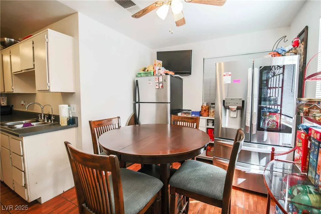 3726 Glow, Las Vegas, NV 89115