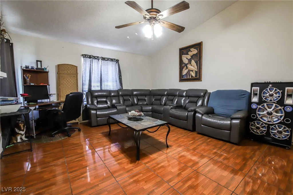 3726 Glow, Las Vegas, NV 89115