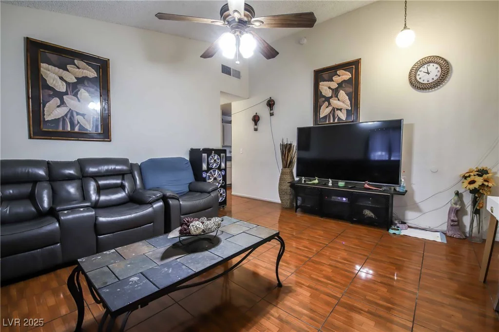 3726 Glow, Las Vegas, NV 89115