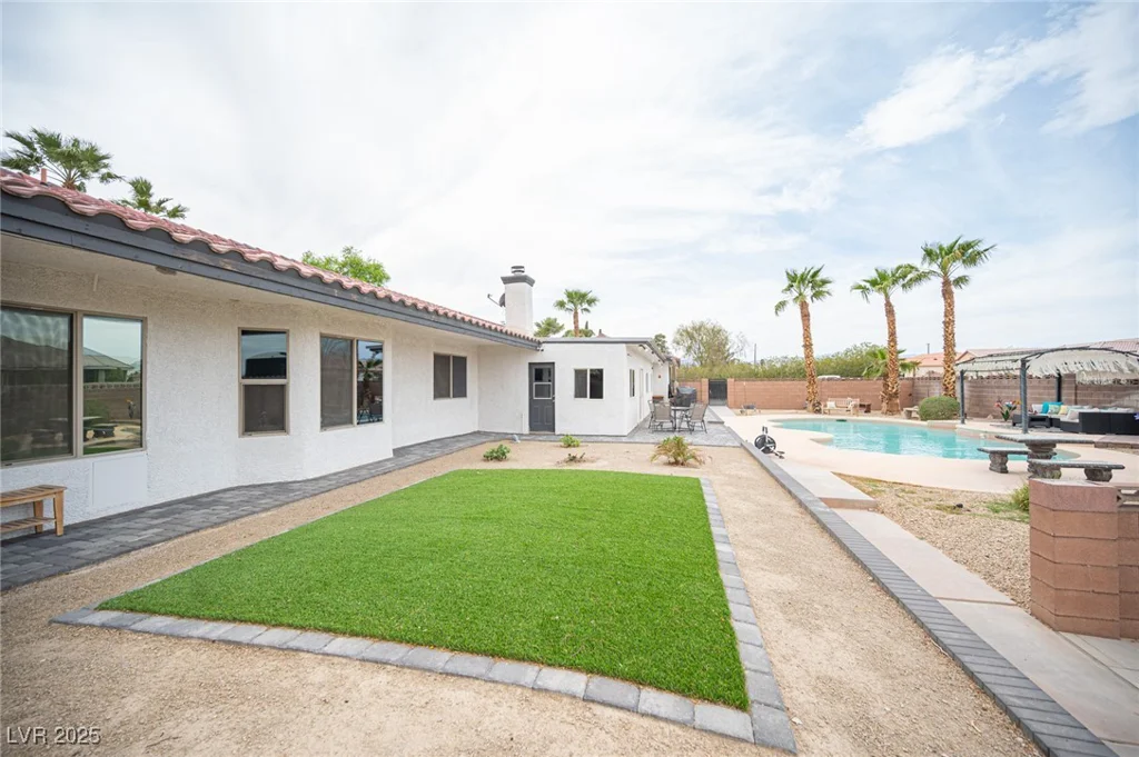 8610 Mohawk, Las Vegas, NV 89139