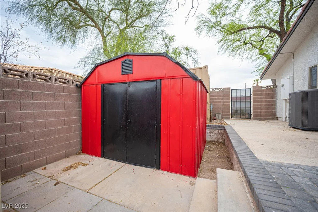 8610 Mohawk, Las Vegas, NV 89139