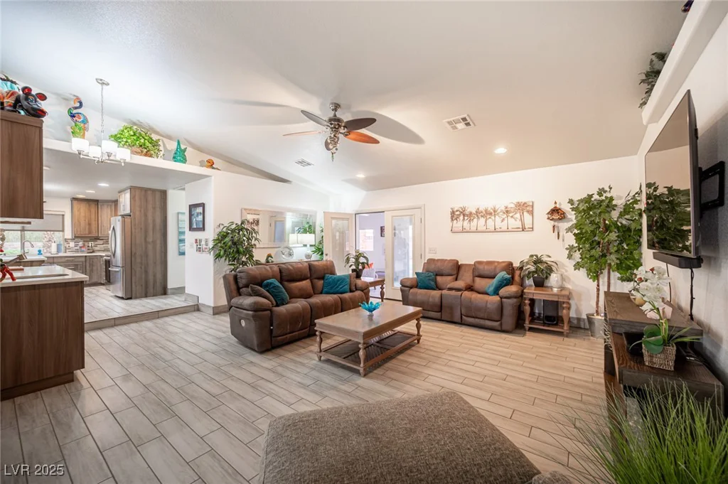 8610 Mohawk, Las Vegas, NV 89139