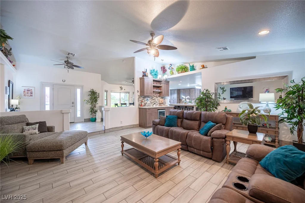 8610 Mohawk, Las Vegas, NV 89139