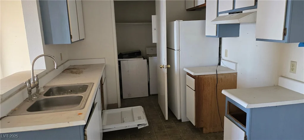 5220 Mission Carmel, Las Vegas, NV 89107