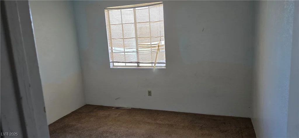 5220 Mission Carmel, Las Vegas, NV 89107