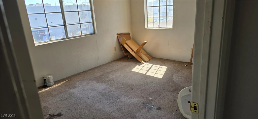 5220 Mission Carmel, Las Vegas, NV 89107