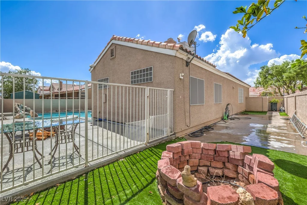 7618 Poppy Meadow, Las Vegas, NV 89123