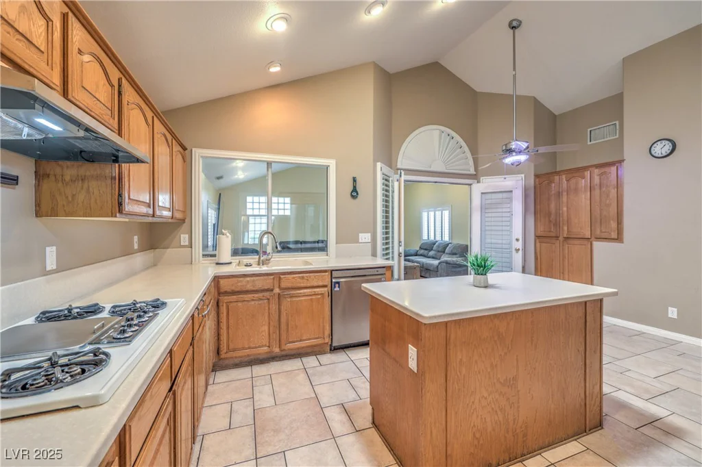 7618 Poppy Meadow, Las Vegas, NV 89123