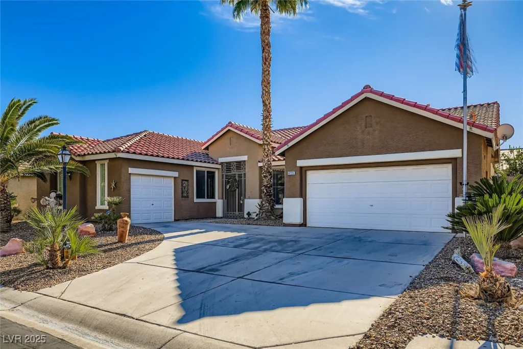 8225 Long Buffalo, Las Vegas, NV 89131