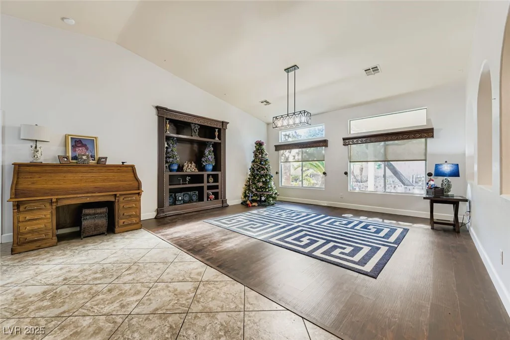 8225 Long Buffalo, Las Vegas, NV 89131